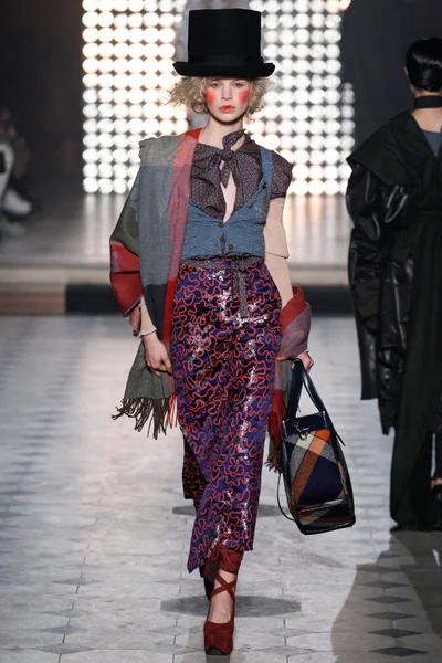 Look 12